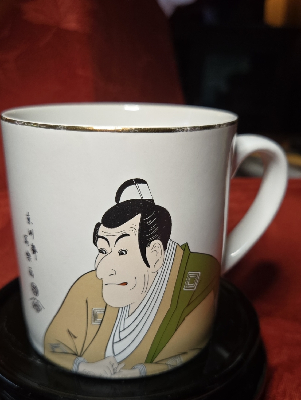 Classic Japanese Ukiyo-e Porcelain Mug with man Dressed In Tan and Green